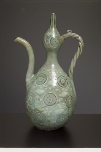 wine ewer