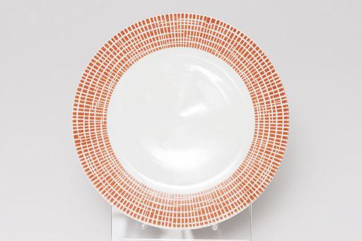 Heinrich Löffelhardt (1901–1979); Arzberg Porzellanfabrik (founded 1887), dessert plate, silkweave design (red)