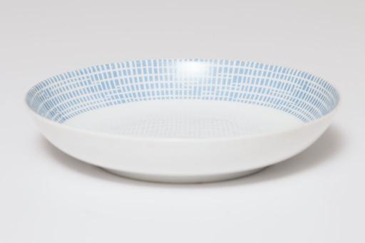 Heinrich Löffelhardt (1901–1979); Arzberg Porzellanfabrik (founded 1887), soup bowl, silkweave design (blue)