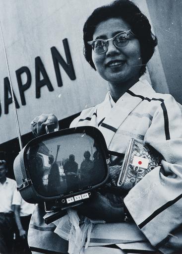  untitled (woman, television, Japanese flag), Jimmy Tsutomu Mirikitani (1920–2012)