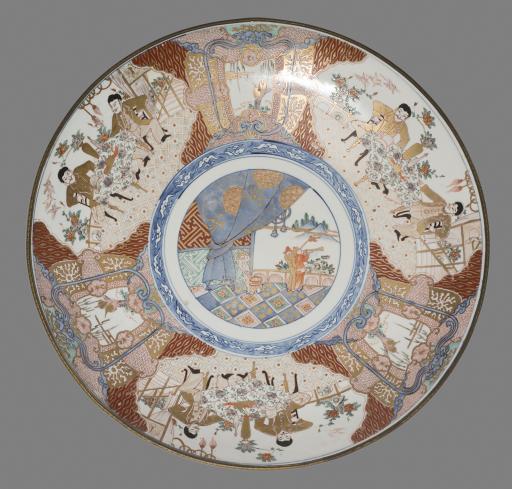 plate with foreign figures

